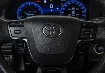 Подержанный автомобиль Toyota Camry Sedan 2024 года (11 фото)