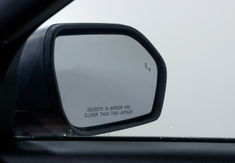 Подержанный автомобиль Ford Explorer 2020 года (15 фото)