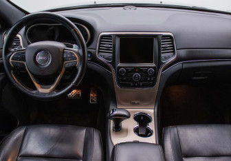 Подержанный автомобиль Jeep Grand Cherokee 2014 года (13 фото)