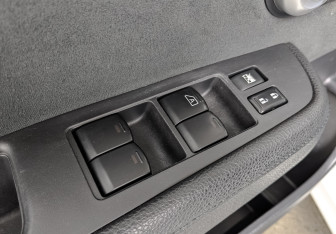 Подержанный автомобиль Nissan Tiida Sedan 2012 года (24 фото)