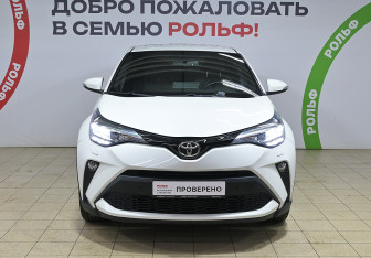 Подержанный автомобиль Toyota C-HR 2021 года (2 фото)