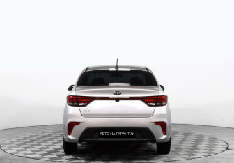 Подержанный автомобиль Kia Rio Sedan 2019 года (5 фото)