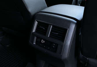 Подержанный автомобиль Volkswagen Teramont 2018 года (25 фото)