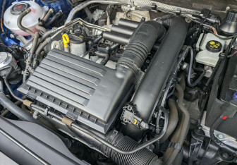 Подержанный автомобиль Skoda Karoq 2021 года (9 фото)