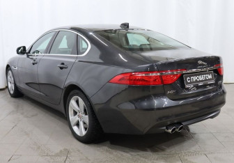 Подержанный автомобиль Jaguar XF Sedan 2019 года (6 фото)