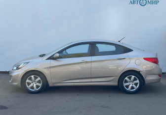 Подержанный автомобиль Hyundai Solaris Sedan 2013 года (5 фото)
