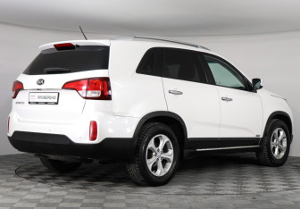 Подержанный автомобиль Kia Sorento 2014 года (5 фото)