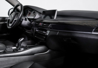 Подержанный автомобиль BMW X6 2016 года (9 фото)
