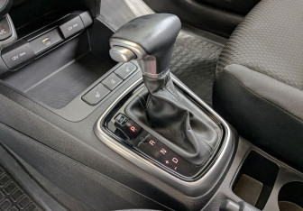 Подержанный автомобиль Kia Rio Hatchback 2022 года (21 фото)