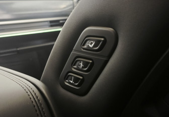Подержанный автомобиль Hyundai Santa Fe 2023 года (10 фото)