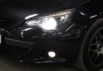 Подержанный автомобиль Opel Astra Hatchback 2013 года (21 фото)