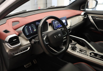 Подержанный автомобиль Geely Coolray 2024 года (7 фото)