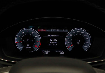 Подержанный автомобиль Audi Q5 2021 года (13 фото)