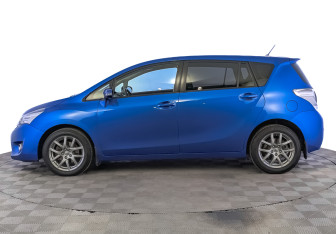 Подержанный автомобиль Toyota Verso 2014 года (8 фото)
