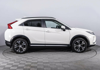 Подержанный автомобиль Mitsubishi Eclipse Cross 2019 года (4 фото)