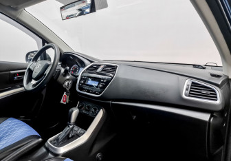 Подержанный автомобиль Suzuki SX4 Hatchback 2021 года (11 фото)