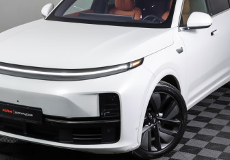 Подержанный автомобиль LiXiang L7 2024 года (25 фото)