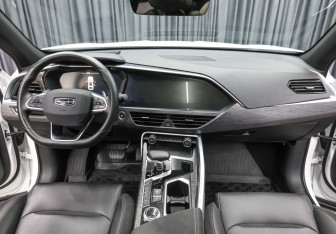 Подержанный автомобиль Geely Tugella 2023 года (13 фото)