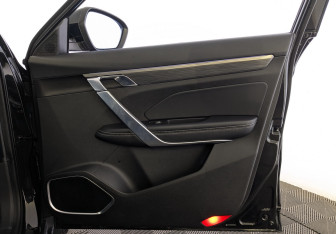 Подержанный автомобиль Geely Atlas Pro 2023 года (25 фото)