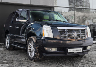 Подержанный автомобиль Cadillac Escalade Suv 2007 года (3 фото)
