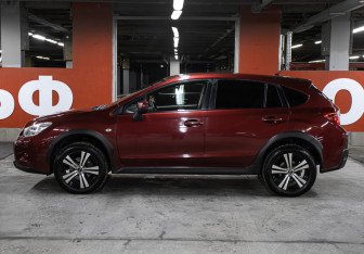 Подержанный автомобиль Subaru XV 2012 года (8 фото)
