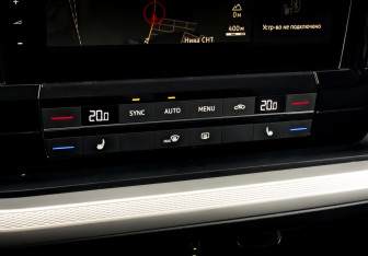 Подержанный автомобиль Volkswagen Touareg 2019 года (26 фото)