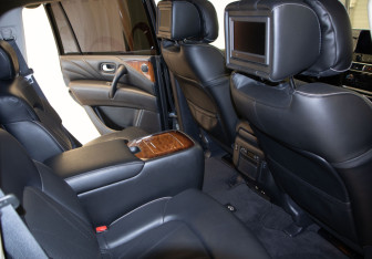 Подержанный автомобиль Infiniti QX80 2017 года (33 фото)