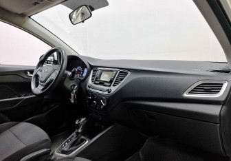 Подержанный автомобиль Hyundai Solaris Sedan 2020 года (13 фото)