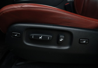 Подержанный автомобиль Lexus LX 2017 года (19 фото)