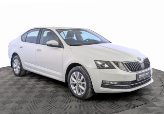 Подержанный автомобиль Skoda Octavia Liftback 2018 года (3 фото)