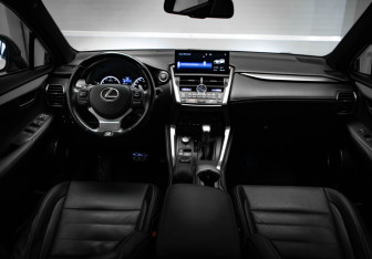 Подержанный автомобиль Lexus NX 2017 года (8 фото)