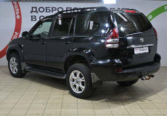 Подержанный автомобиль Toyota Land Cruiser Prado 2007 года (6 фото)