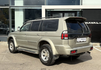 Подержанный автомобиль Mitsubishi Pajero Sport 2007 года (7 фото)