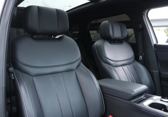 Подержанный автомобиль Jaecoo J7 2024 года (14 фото)