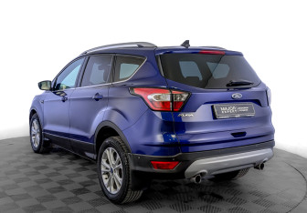 Подержанный автомобиль Ford Kuga 2017 года (7 фото)