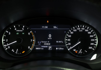 Подержанный автомобиль Infiniti QX50 2018 года (13 фото)