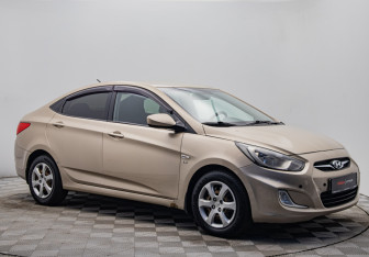 Подержанный автомобиль Hyundai Accent Sedan 2011 года (7 фото)