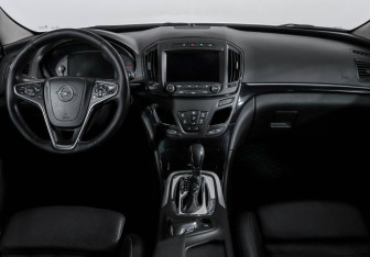 Подержанный автомобиль Opel Insignia Sedan 2014 года (12 фото)
