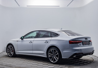 Подержанный автомобиль Audi A5 Liftback 2020 года (3 фото)
