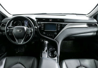 Подержанный автомобиль Toyota Camry Sedan 2019 года (7 фото)