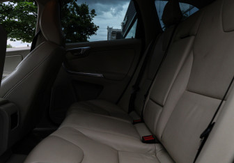 Подержанный автомобиль Volvo XC60 2015 года (9 фото)