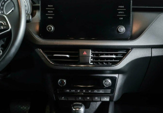 Подержанный автомобиль Skoda Rapid Liftback 2021 года (12 фото)