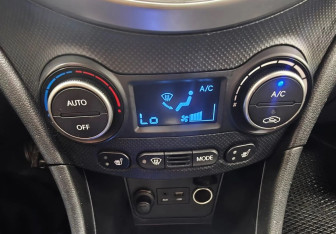 Подержанный автомобиль Hyundai Solaris Sedan 2016 года (14 фото)