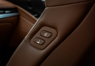 Подержанный автомобиль Genesis G80 2021 года (17 фото)