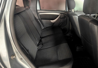 Подержанный автомобиль Renault Duster 2012 года (15 фото)