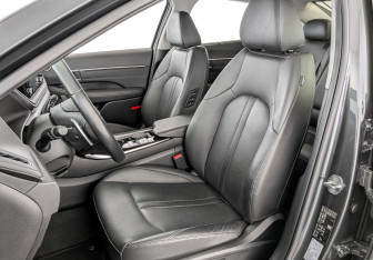 Подержанный автомобиль Hyundai Sonata 2023 года (20 фото)