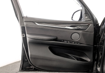 Подержанный автомобиль BMW X5 2017 года (19 фото)