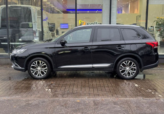 Подержанный автомобиль Mitsubishi Outlander 2018 года (5 фото)