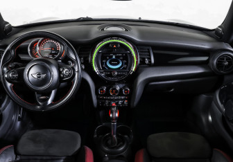 Подержанный автомобиль MINI Hatch 2017 года (14 фото)