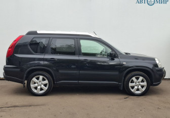 Подержанный автомобиль Nissan X-Trail 2010 года (4 фото)